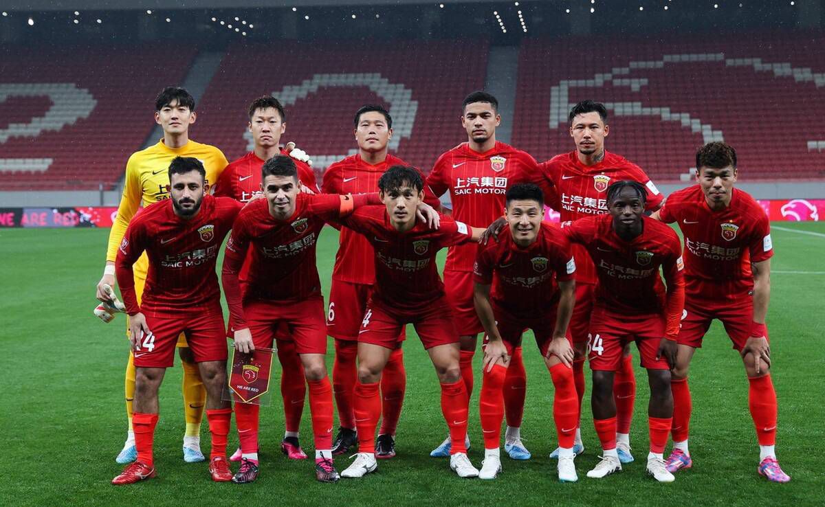 在接受英超官网采访时，红魔主帅滕哈赫谈论了埃里克森和霍伊伦的伤病情况。