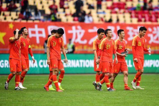 VenêCasagrande指出，巴黎以2000万欧价格签下圣保罗20岁中卫贝拉尔多，以2000万欧加200万欧浮动引进科林蒂安18岁中场莫斯卡多。